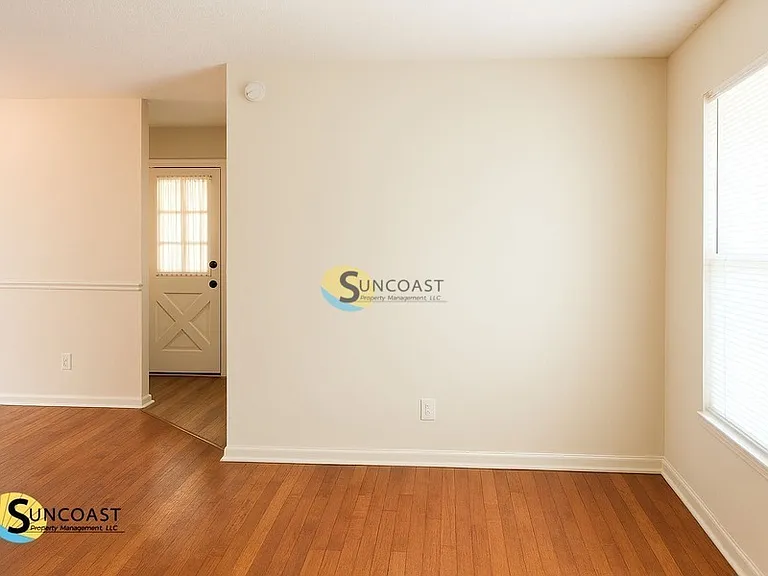 10310 Briarcliff Rd E — Photo 5