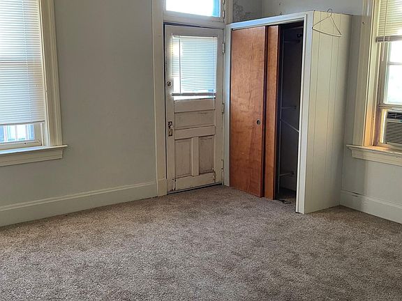 4th image of 421 Jefferson Ave #1