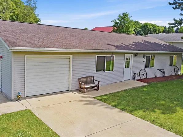 704 Cemetery Road, Wilton, WI 54670