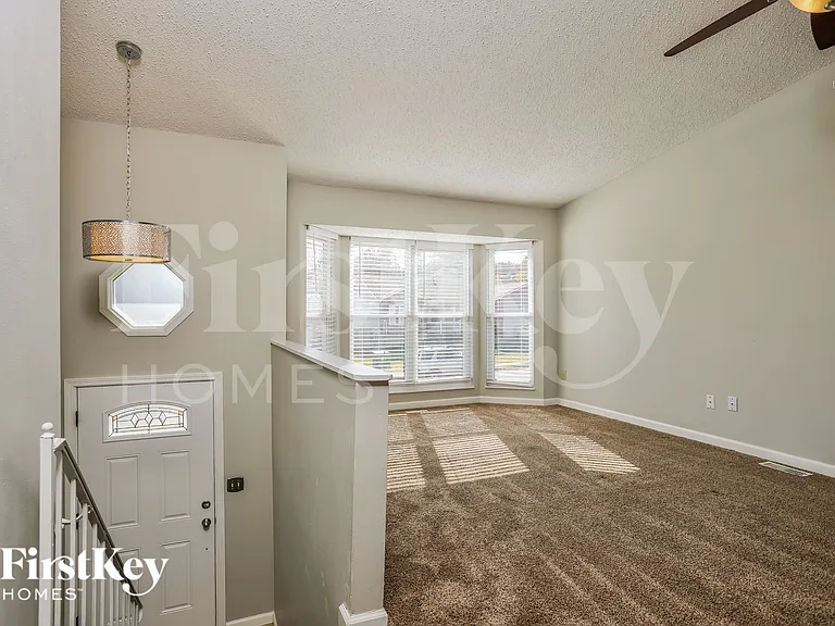 3201 Lupine Dr — Photo 3