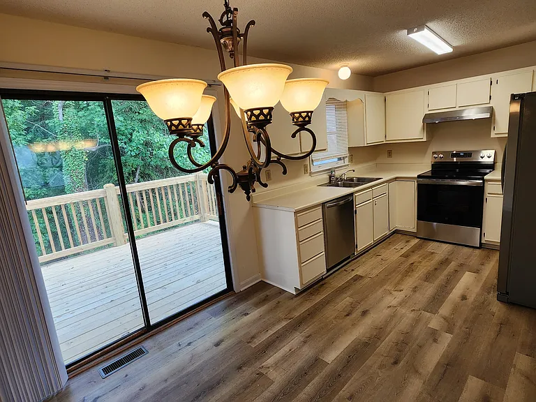 1620 Cranberry Hill Ln — Photo 5