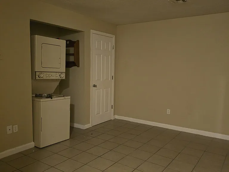 18 Bentree Ln #403 — Photo 36