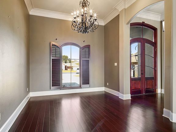 4th image of 122 Oak Knoll Ct