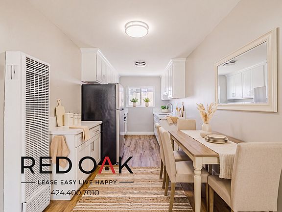 5th image of 921 W 82nd St #26