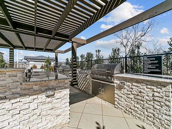 5th image of 717 Imperial Blvd #1027