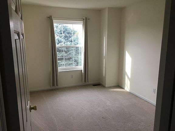 2nd image of 3114 Village Cir