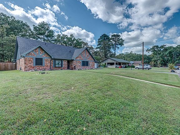 3rd image of 1306 Brook Hollow Dr