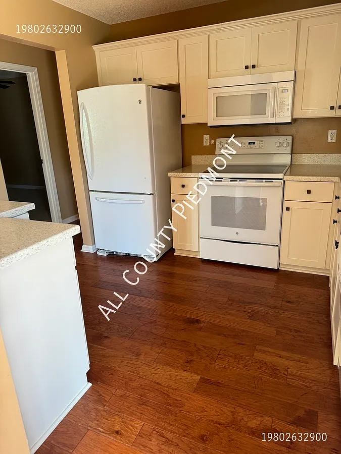 14207 Greenstone Ct — Photo 3