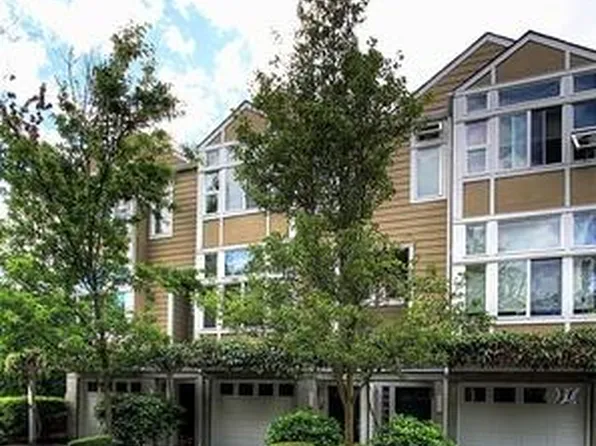 203 5th Pl S, Kirkland, WA 98033