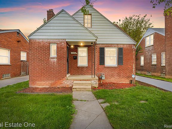 3rd image of 15346 Fielding St