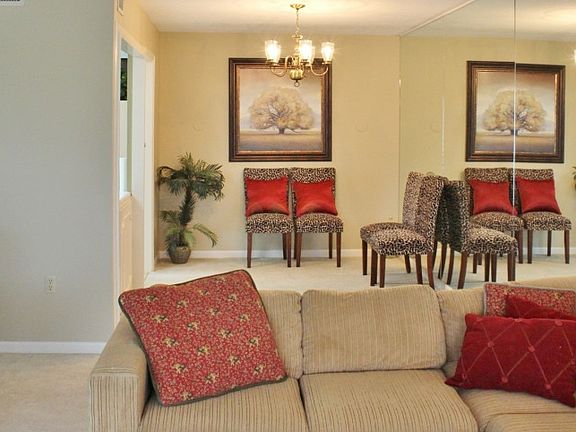 5th image of 202 University Pkwy APT 28E