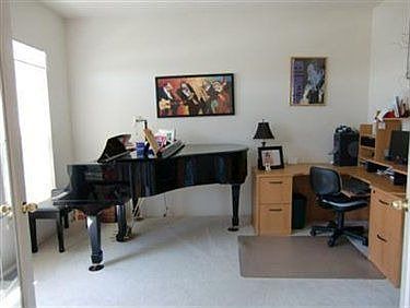 3rd image of 2299 Crockett Cir