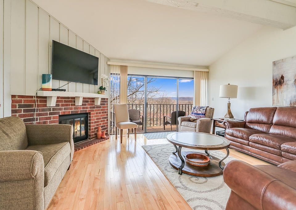1st image of 36 Lausanne Ct #8