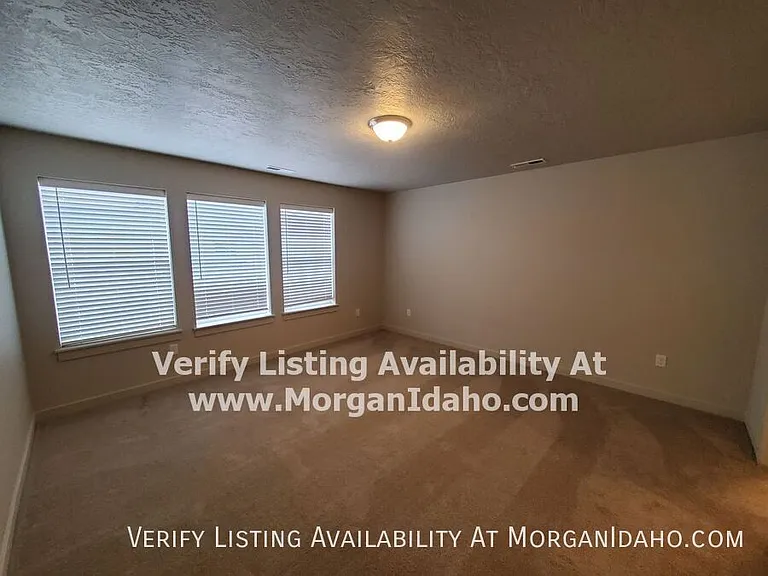 376 N Tessa Ln — Photo 8