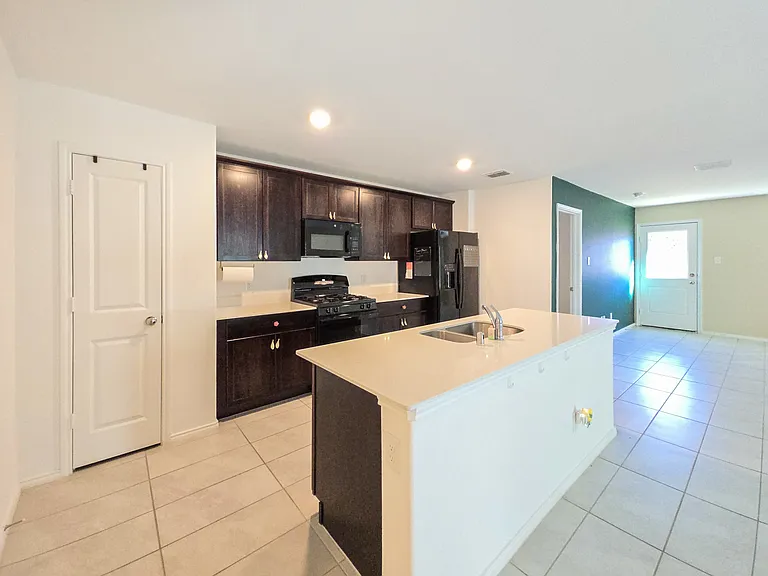 8665 Becker Ave — Photo 3