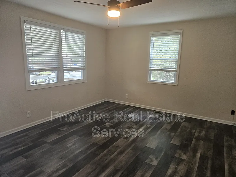 3 bed, 2.0 bath, 1600 sqft, $2,800 — Photo 3