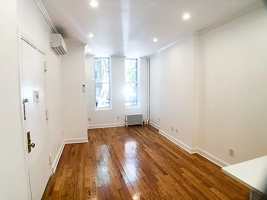 Rented by Francine Realty | media 15