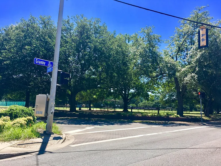 242 Ethel Ave — Photo 10