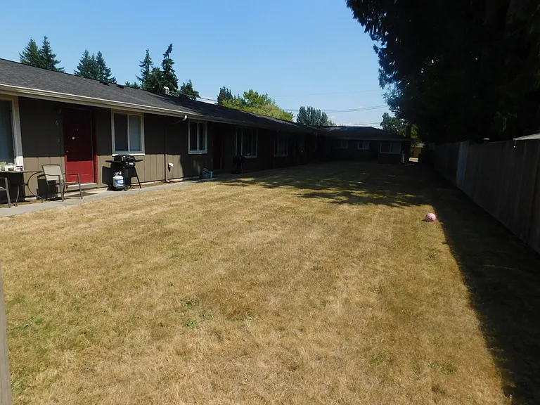 1207 Beach Ave #2 — Photo 13