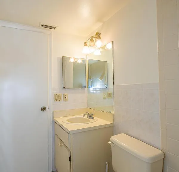 305 Manor Cir #1 — Photo 22
