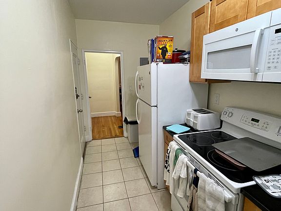 2nd image of 114 Longwood Ave APT 1