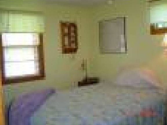 Queen Bedroom