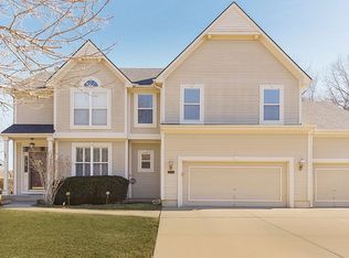 5055 Lakecrest Dr, Shawnee, KS 66218