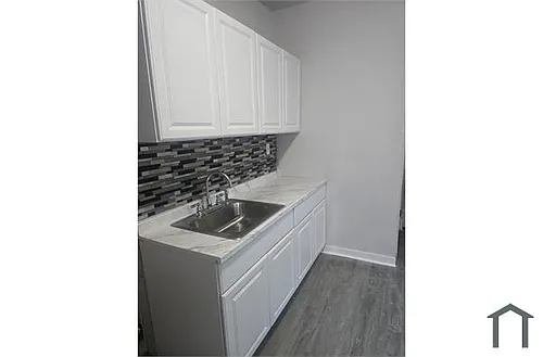 15332 Baylis St Photo 1
