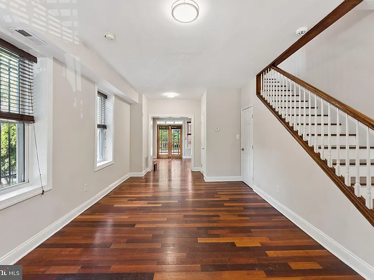 2911 Sherman Ave NW — Photo 6