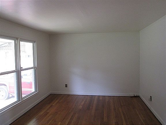 5th image of 6323 Bellefontaine Ave