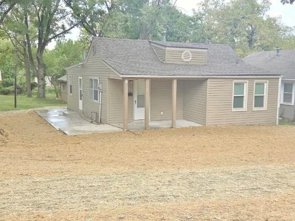 1222 S Cunningham Ave, Independence, MO 64050