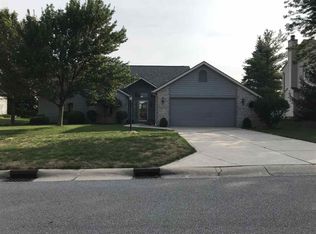 11124 Willow Creek Dr, Fort Wayne, IN
