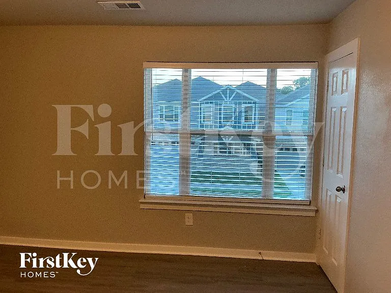 602 Sophia Way — Photo 5