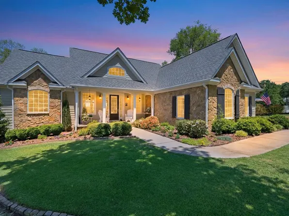 213 Commonwealth Dr, Ninety Six, SC 29666