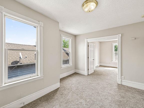 5th image of 71 George St W