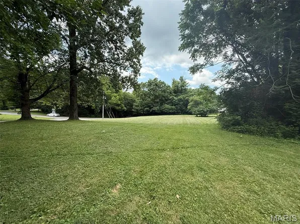 3115 Glenwood St, Fairview Heights, IL 62208