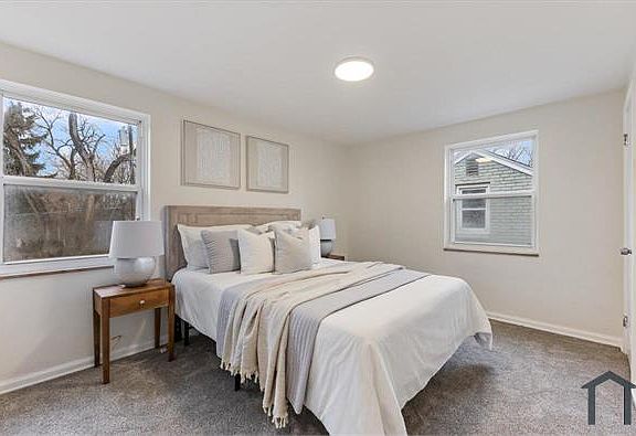2nd image of 11059 Lakepointe St