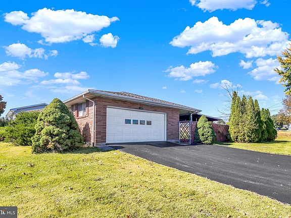 4th image of 135 Fairview Dr