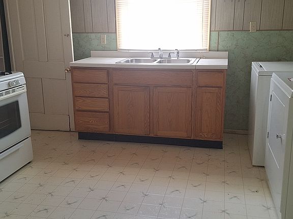 5th image of 417 Anderson St