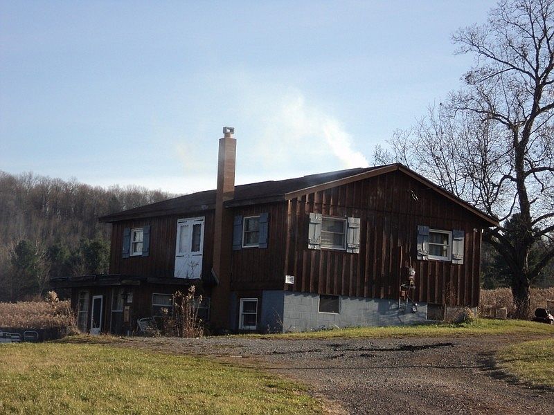 1st image of 21 Helvetia St