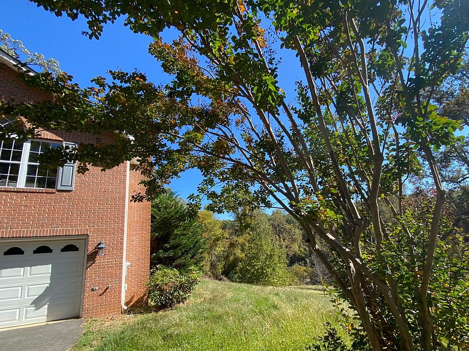 1st image of 6877 Walnut Heights Dr