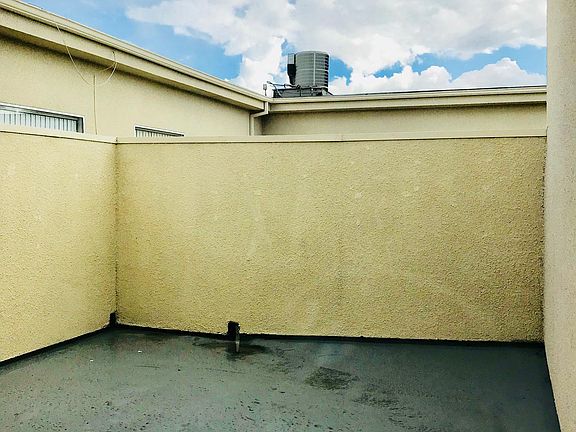 PRIVATE ROOFTOP PATIO