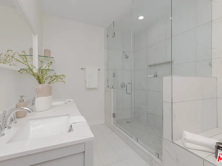 11723 Goshen Ave #302 — Photo 8