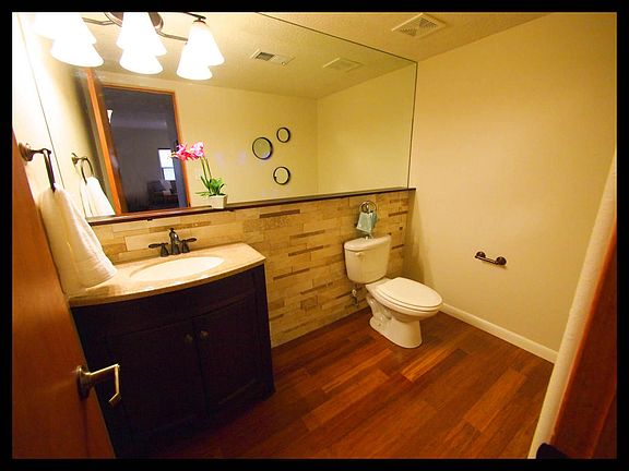 3rd image of 6700 Glenlochy Way NE