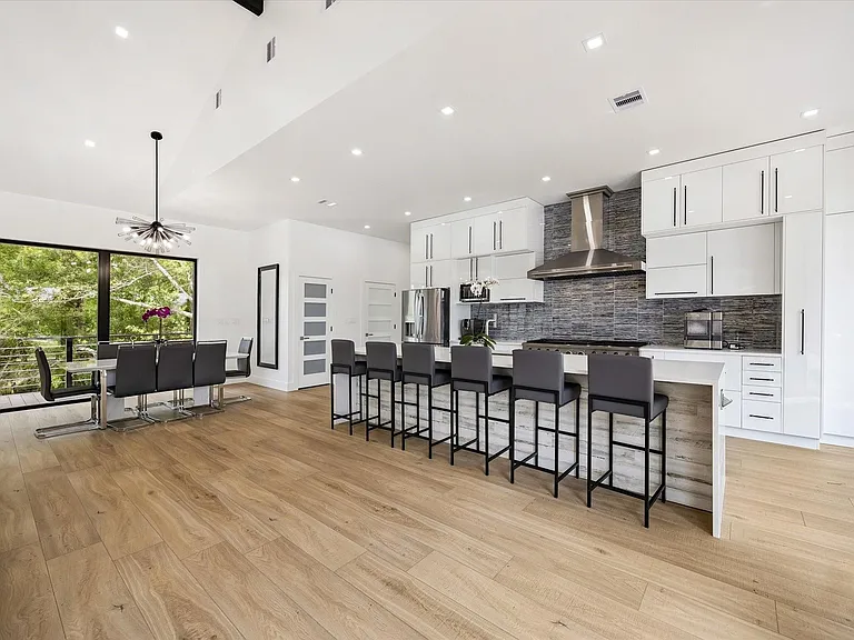 407 Brook Hollow Dr — Photo 12