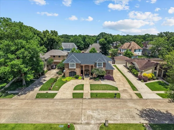 1622 W Hedgecroft Dr, El Lago, TX 77586