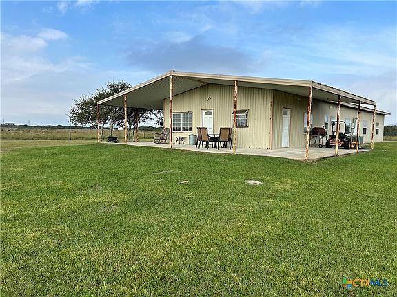 3rd image of 211 Deer Meadows Ln