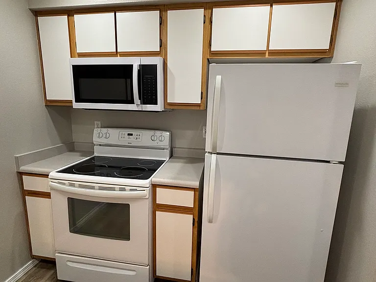 130 Bayberry Dr #B — Photo 13