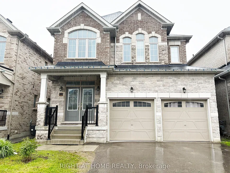 1528 McRoberts Cres
