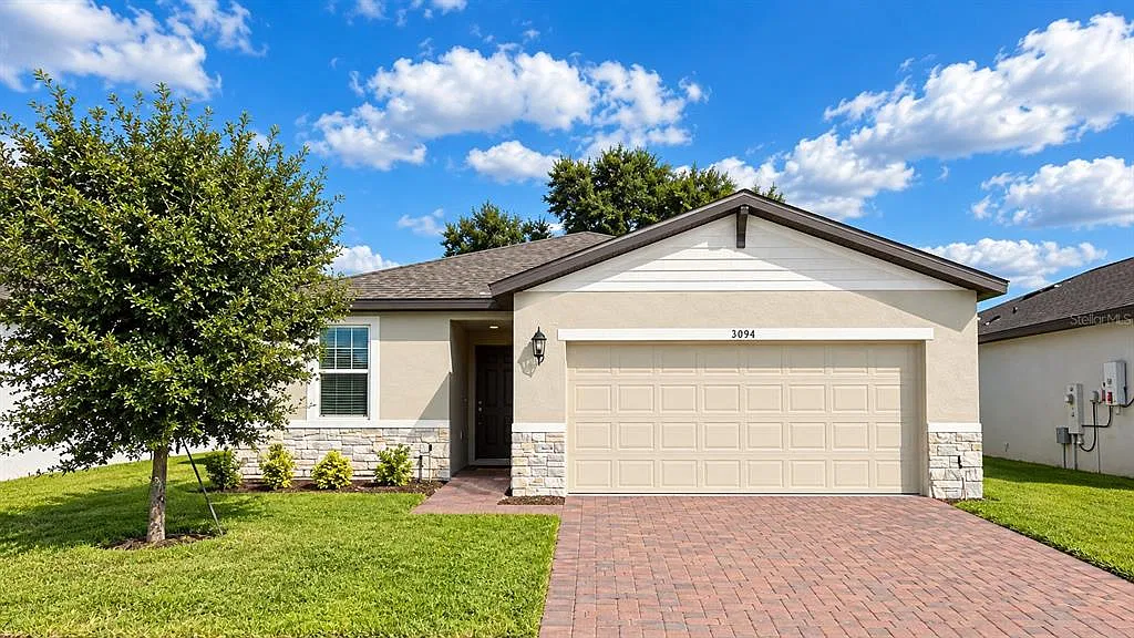 3 bed, 2.0 bath, 1734 sqft, $2,150 — Photo 1